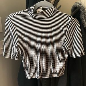 Women’s express crop top small